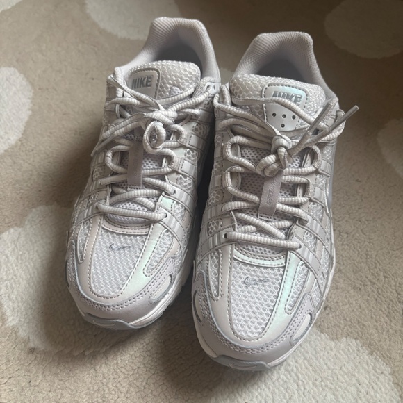 W8 - Nike P-6000 SE Wmns "Summit White/Vast Grey"- IF1756-100 - Picture 2 of 7
